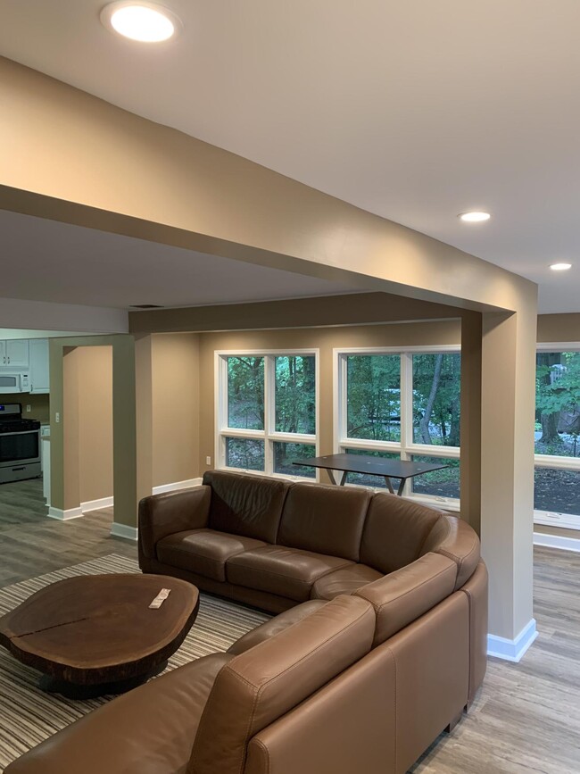 Building Photo - 517 Bristol Oak Ct