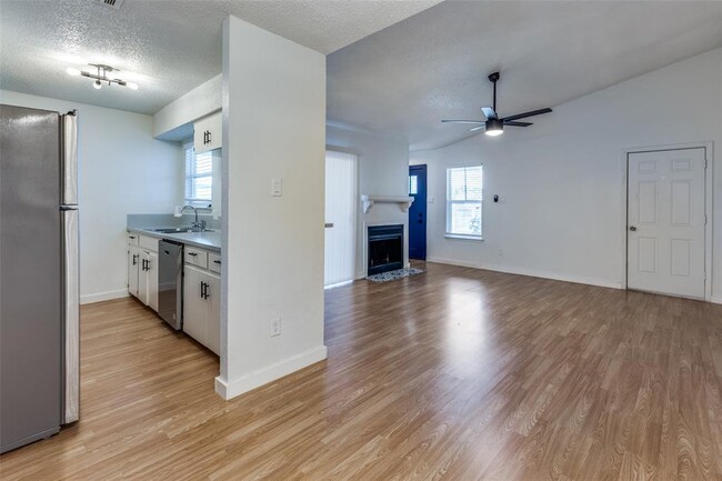 Building Photo - 7202 Carver Ave