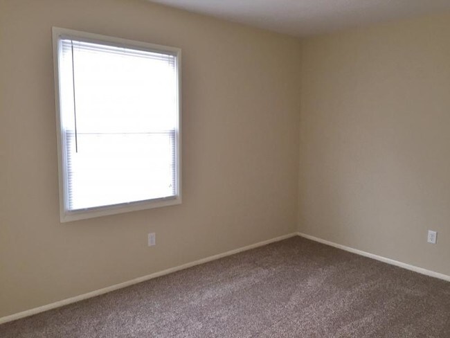 Building Photo - 248 Otterbein Dr., Apt L