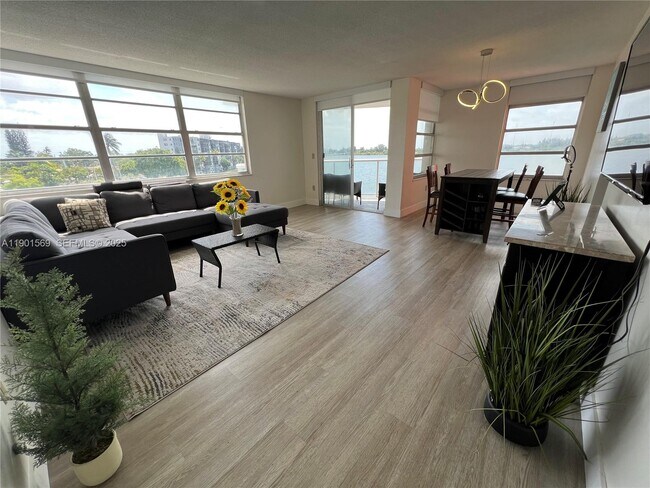 Foto del edificio - 1301 NE Miami Gardens Dr