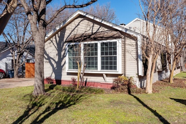 Photo - 5700 Pershing Ave House