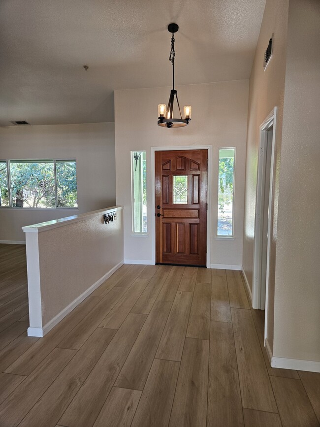 Building Photo - 14197 Flagstaff Dr