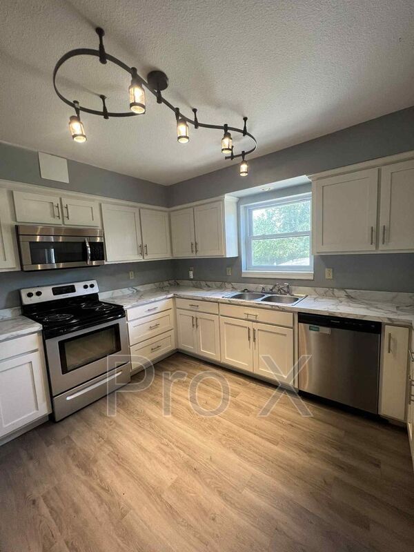 Building Photo - 1929 S Black Cat Rd