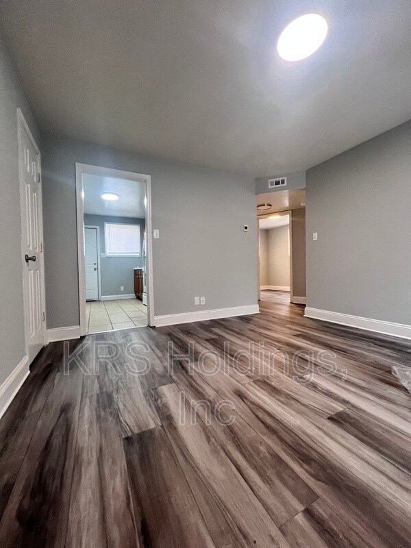 Foto del edificio - 2108 Phaup St