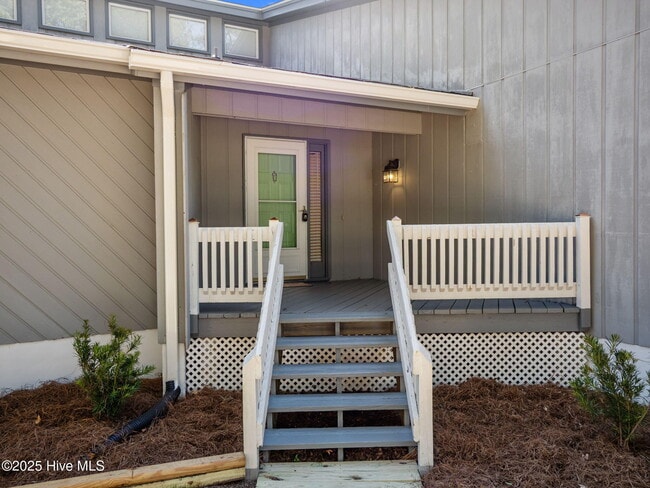 Building Photo - 131 Oakleaf Dr