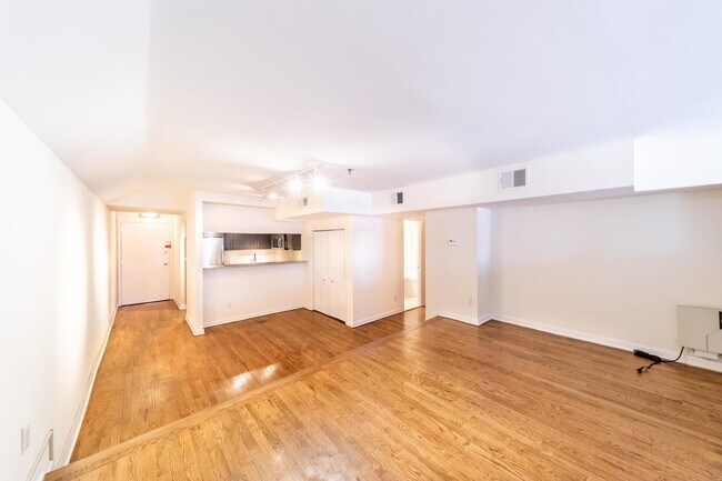 Foto del edificio - 357 Varick St