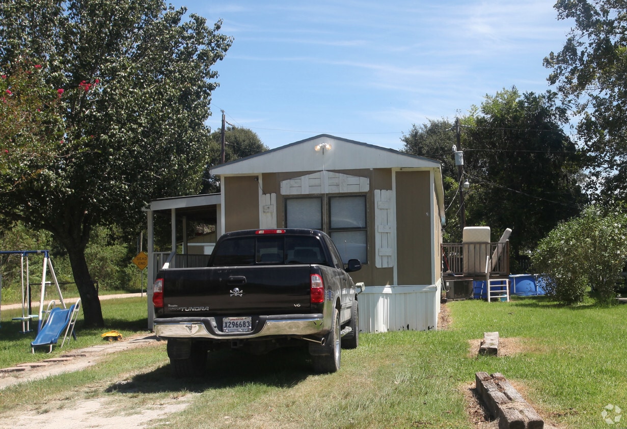 Primary Photo - 204 Snipe Rd