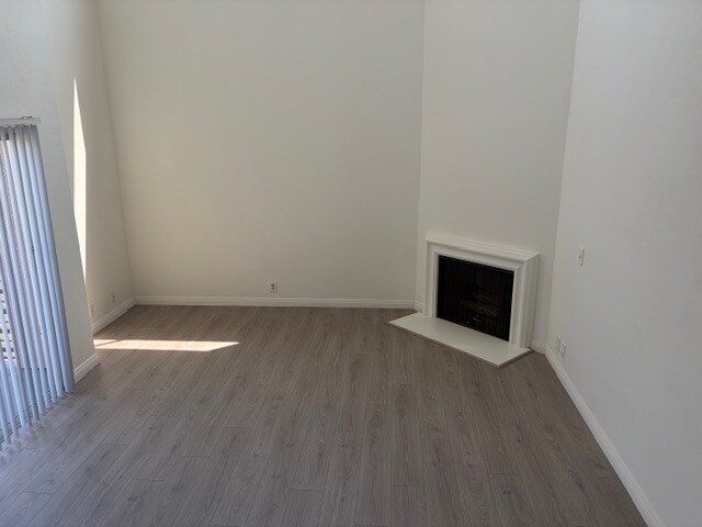 Foto del edificio - 450 N Van Ness Ave