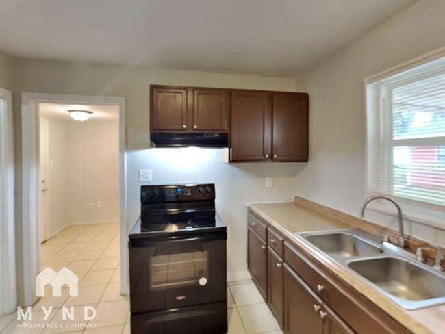 Building Photo - 1200 Daniel Dr