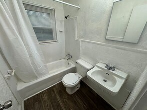 Building Photo - 6833 6th Ct S