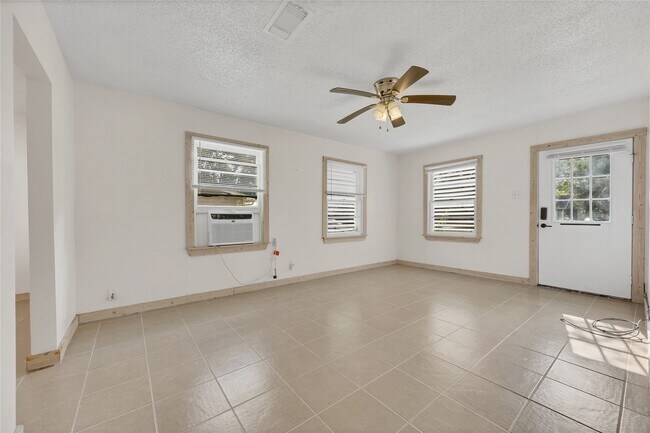 Foto del edificio - 3103 H Ave