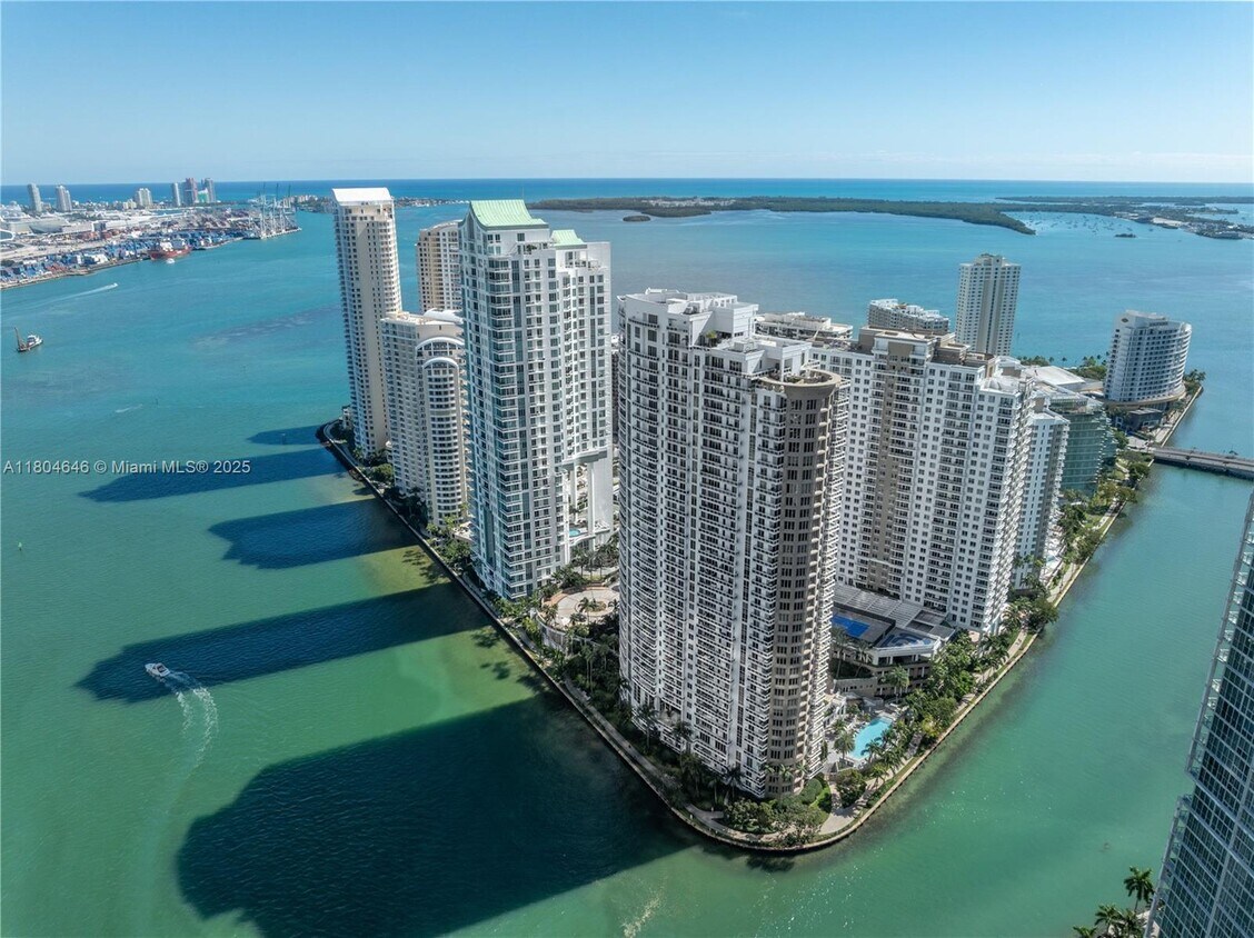 Foto principal - 901 Brickell Key Blvd
