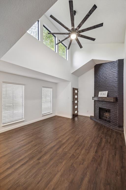 Foto del edificio - 100 W White Willow Cir
