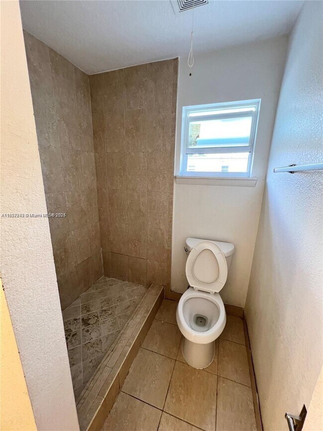 Foto del edificio - 5959 NW 28th St