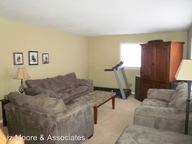 Building Photo - 122 Southerland Dr