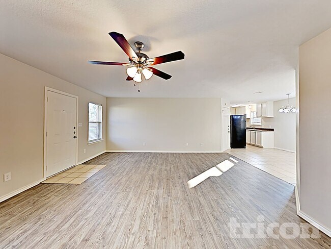 Foto del edificio - 4303 Sheldon Ln
