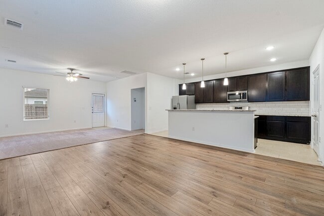 Building Photo - Stunning 4/2 Brand New Home in Kyle!