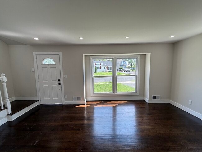 Foto del edificio - 1471 Frances Ln