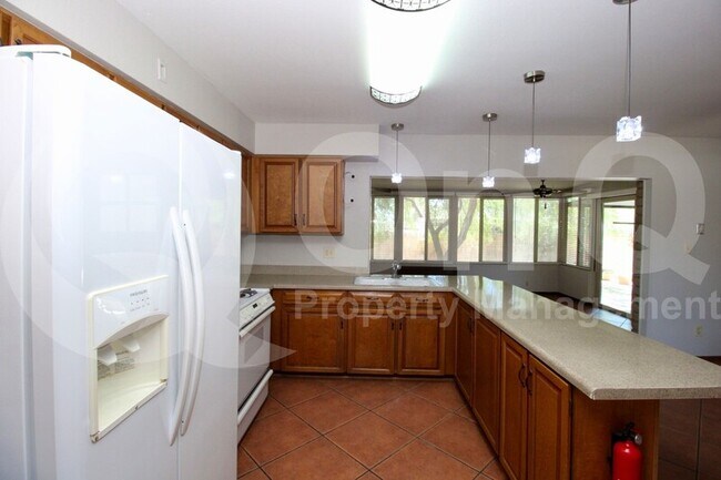 Foto del edificio - 2407 W Laurel Ln