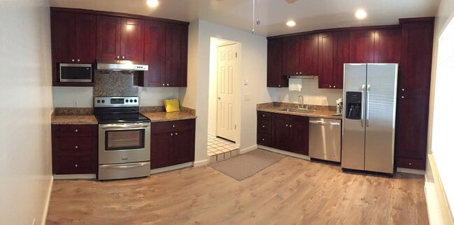 Building Photo - 44-2201