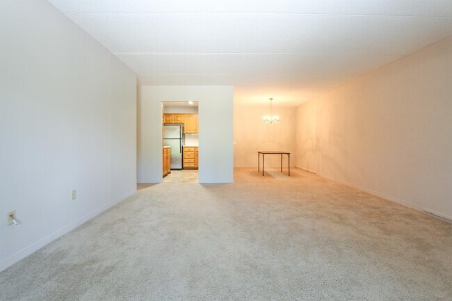 Foto del edificio - 10401 Cedar Lake Rd