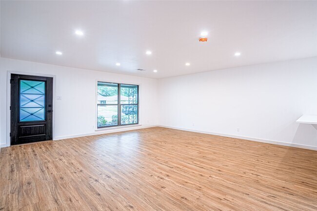 Foto del edificio - 1422 Wisterwood Dr