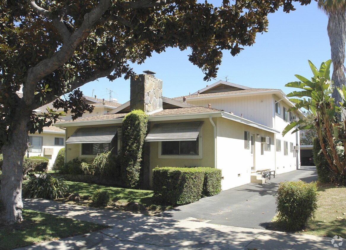 Building Photo - 930 N Stoneman Ave