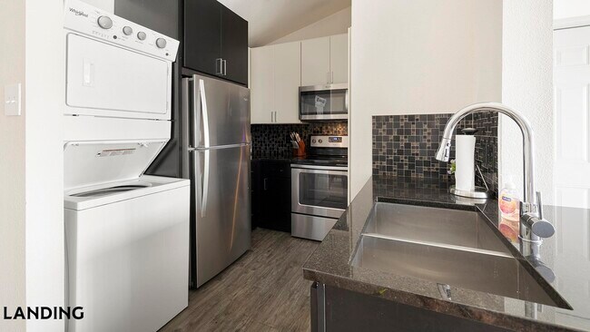 Foto del edificio - 17811 Vail St