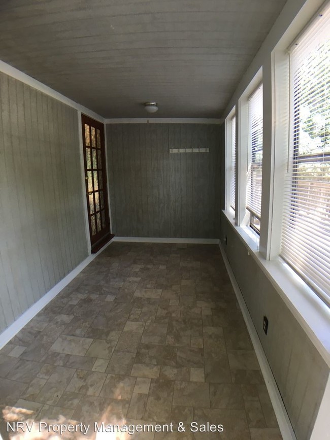 Foto del edificio - 800 Mount Pleasant Rd