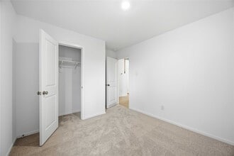 Building Photo - 16842 Spotted Oak Dr