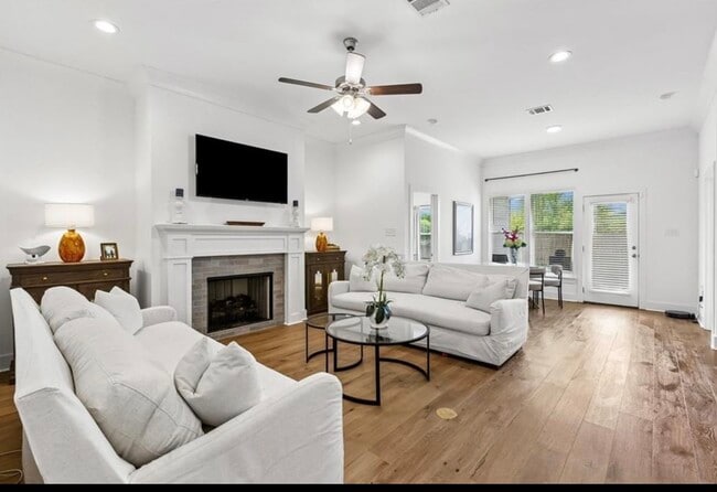 Building Photo - 3046 Creekstone Way