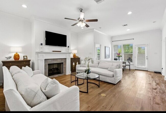 Foto del edificio - 3046 Creekstone Way