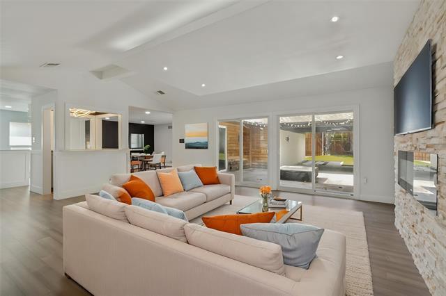 Foto del edificio - 9447 Viewside Dr