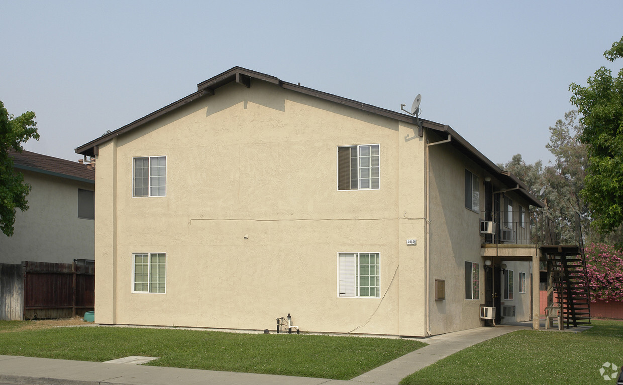 Primary Photo - Contra Loma Apartments