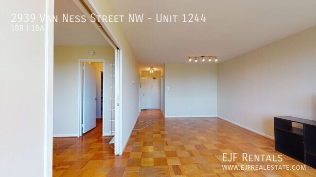 Foto del edificio - Amenities GALOR! All Energy Utilities Incl...