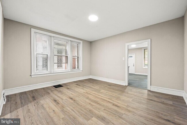 Foto del edificio - 5011 Larchwood Ave