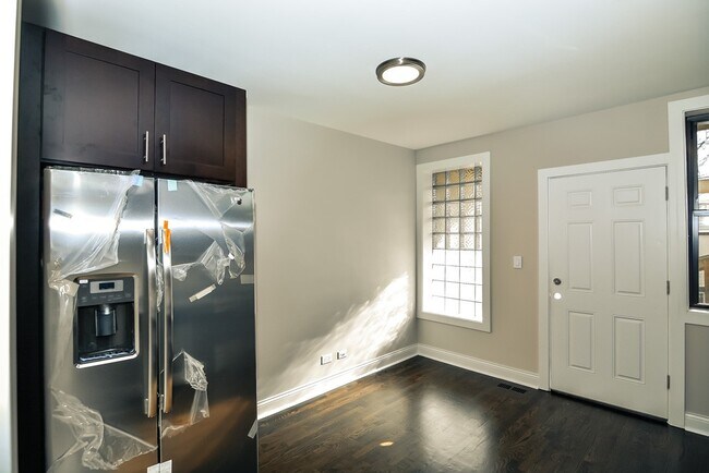 Foto del edificio - 4447 N Rockwell St