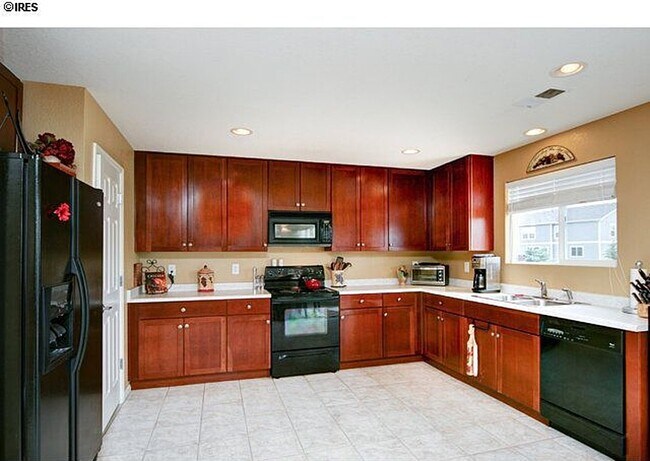 Building Photo - 6950 Autumn Ridge Dr