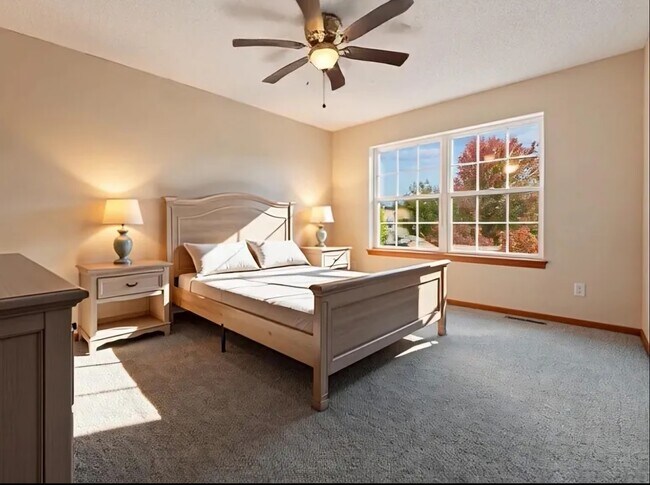 Foto del edificio - 1507 Liberty Cir