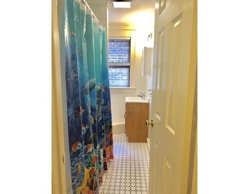 Building Photo - 1229 Sea St