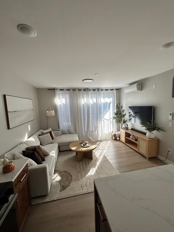 Foto del edificio - 400 W Broadway