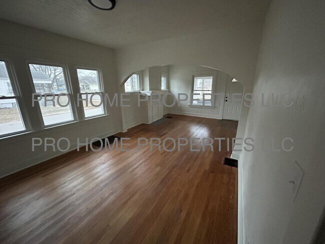 Foto del edificio - 400 Walton Ave