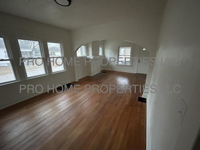 Photo - 400 Walton Ave House