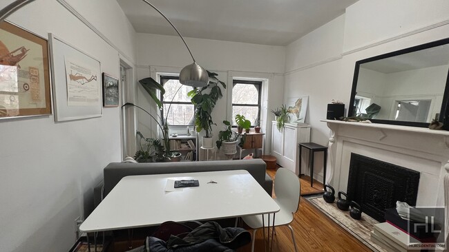 Building Photo - BEAUTIFUL AND VERY NATURALLY BRIGHT 2 BEDR...
