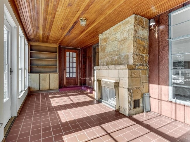 Building Photo - 2933 Cummings Dr