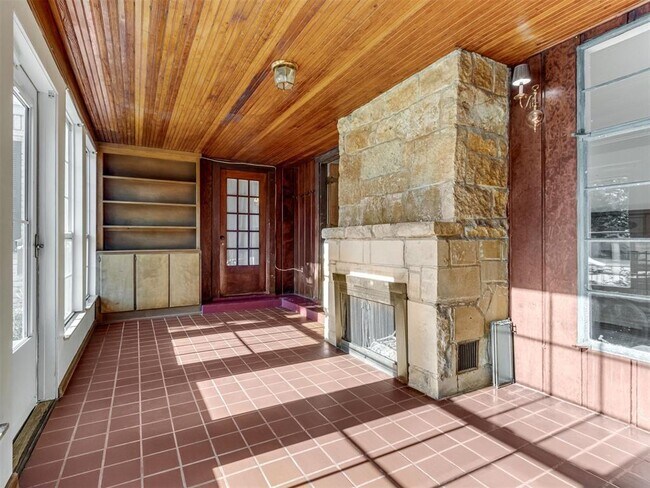 Foto del edificio - 2933 Cummings Dr