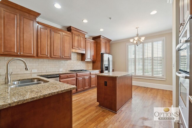 Foto del edificio - Elegant 4BR/3.5BA townhouse near EW Conn