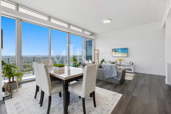 Foto del edificio - 1610 NW N River Dr