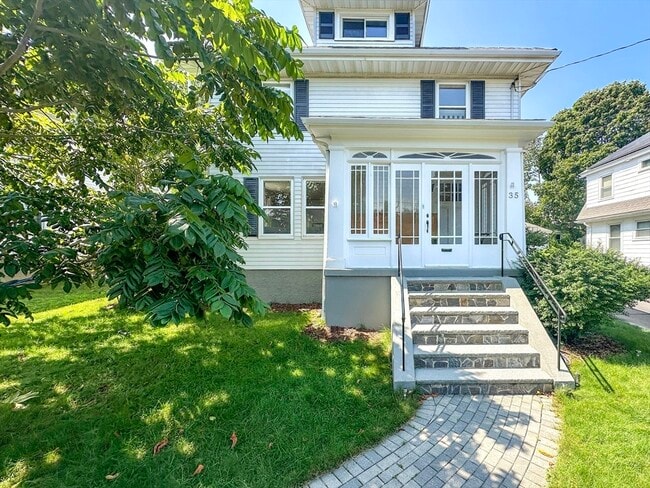 Building Photo - 35 Reedsdale Rd
