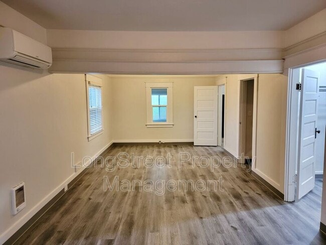 Building Photo - 29626 OR-34